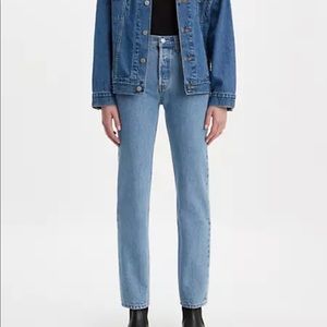 501 Levi’s Light Wash Denim